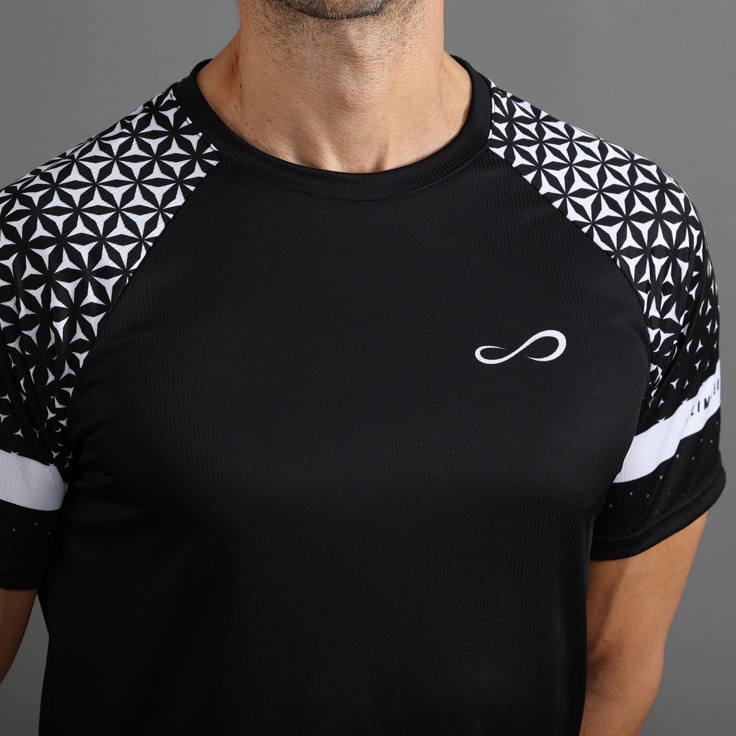 Endless T-Shirt Feisty Geo Noir