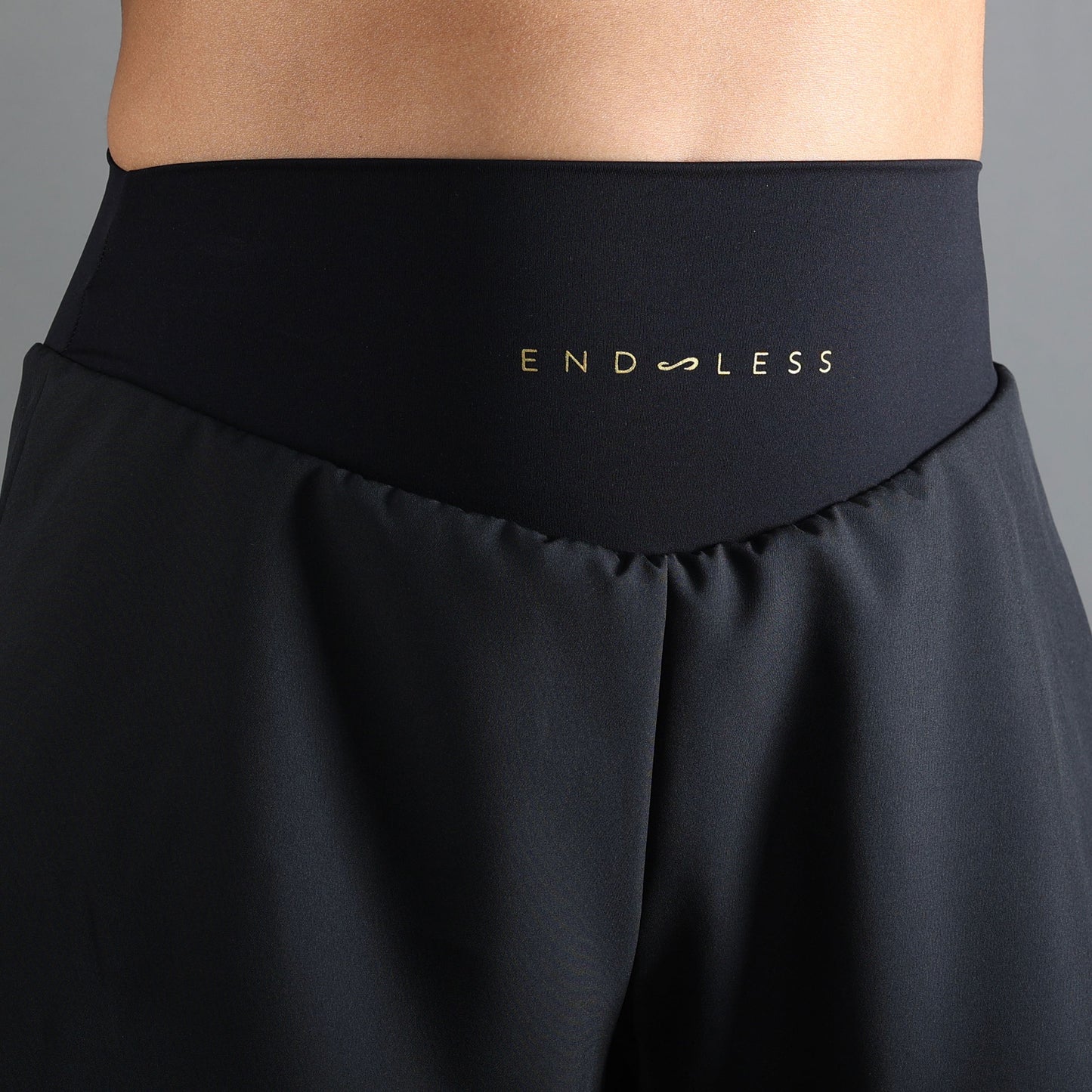 SHORT COURT - BLACK