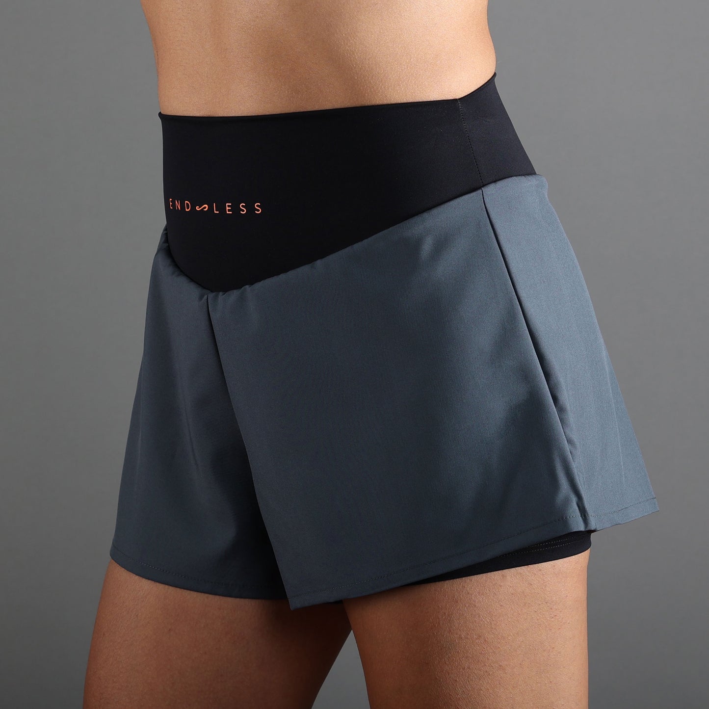 SHORT COURT - TITANIUM