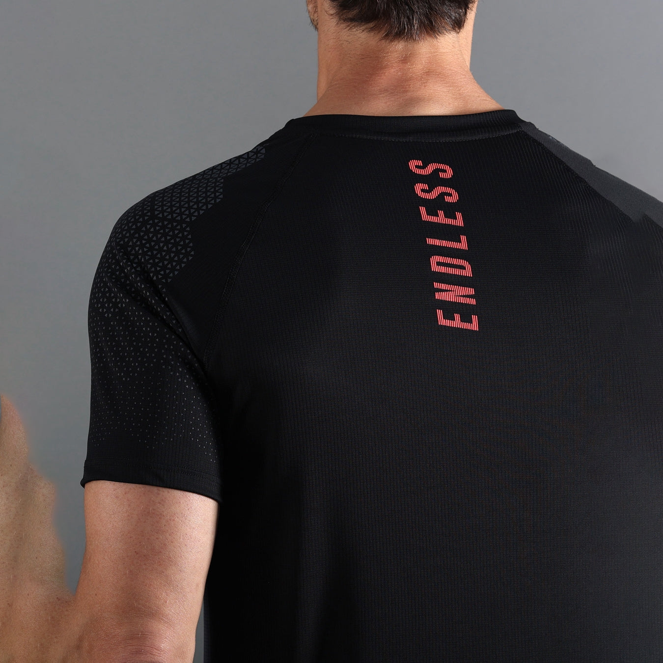 ENDLESS T-SHIRT FEISTY HEXAGON TITANIUM BLACK